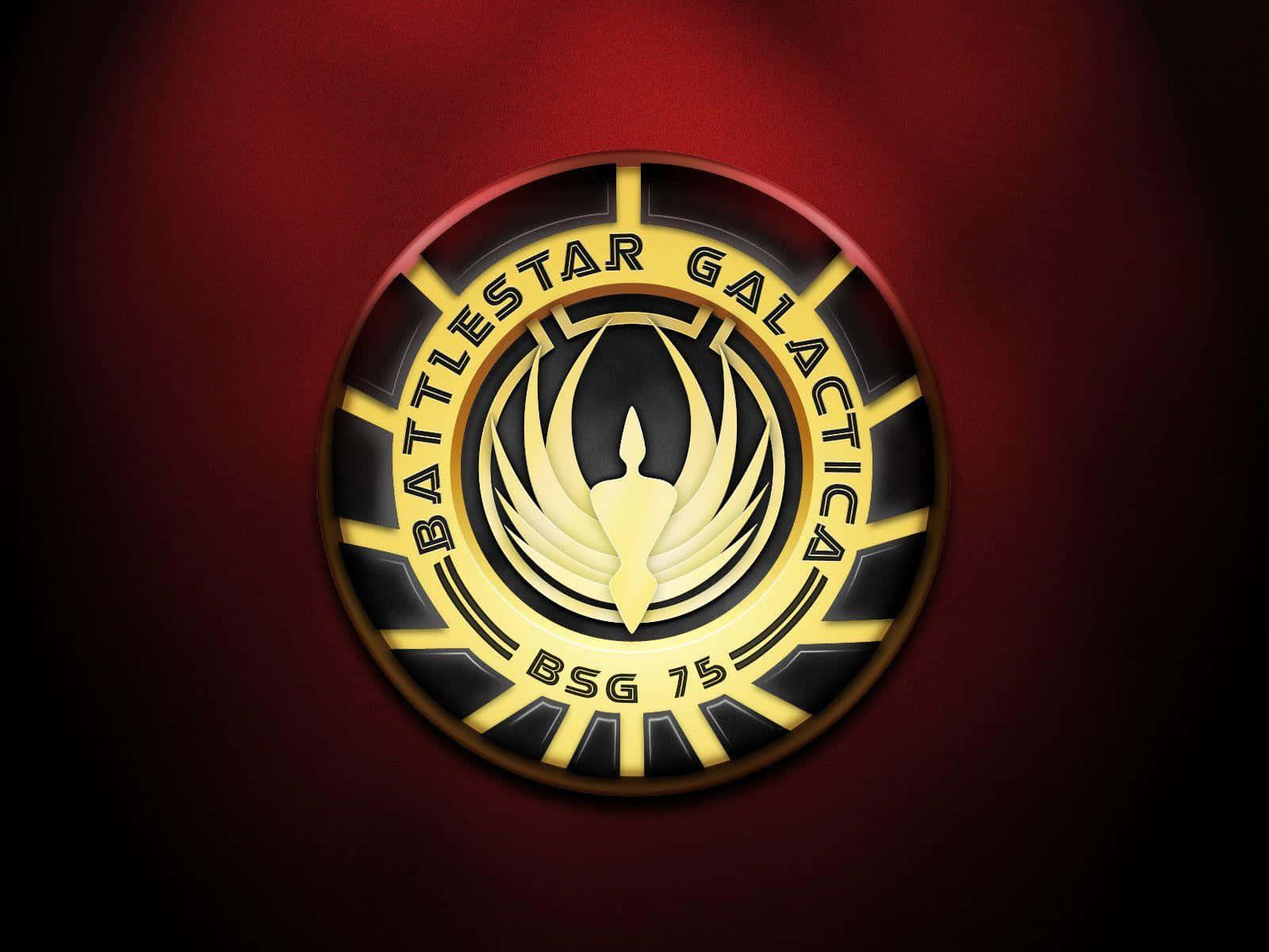 標誌 桌布 壁紙 — 一個發光的金色 Battlestar Galactica 標誌，中央帶有 BSG 75 文字，背景為深紅色漸層。