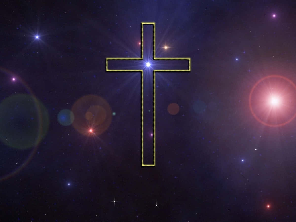 Cool Cross 桌布 壁紙 — 一個發光的金色十字架在繁星點點的宇宙背景下散發出光芒，伴隨著多彩的鏡頭光暈。