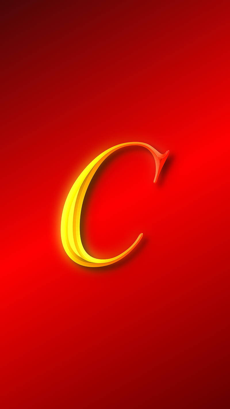 C 桌布 壁紙 — 一個發光的金色字母C，採用時尚的3D設計，在豐富的紅色漸變背景上脫穎而出。