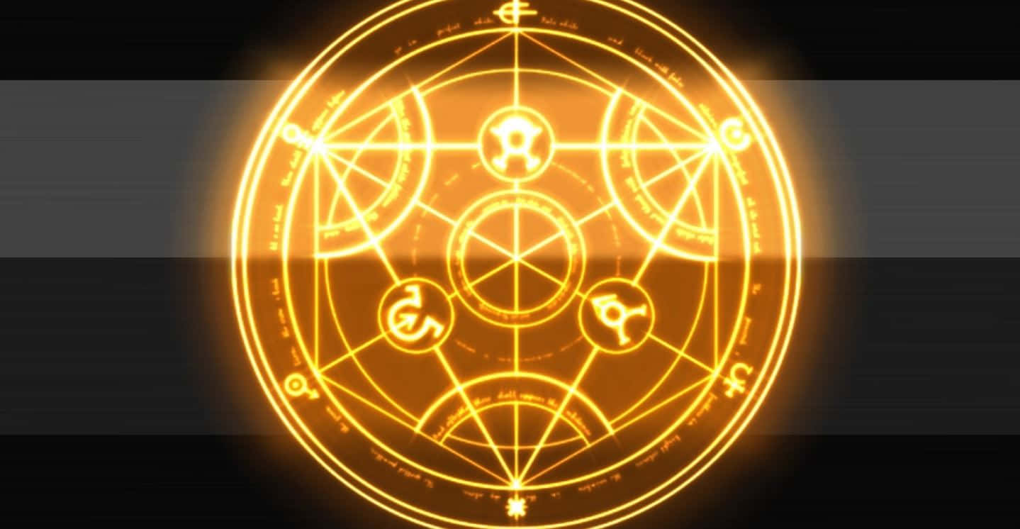 Alchemy 桌布 壁紙 — 一個發光的金色神秘圓圈，帶有占星符號，在黑暗背景下散發光芒。