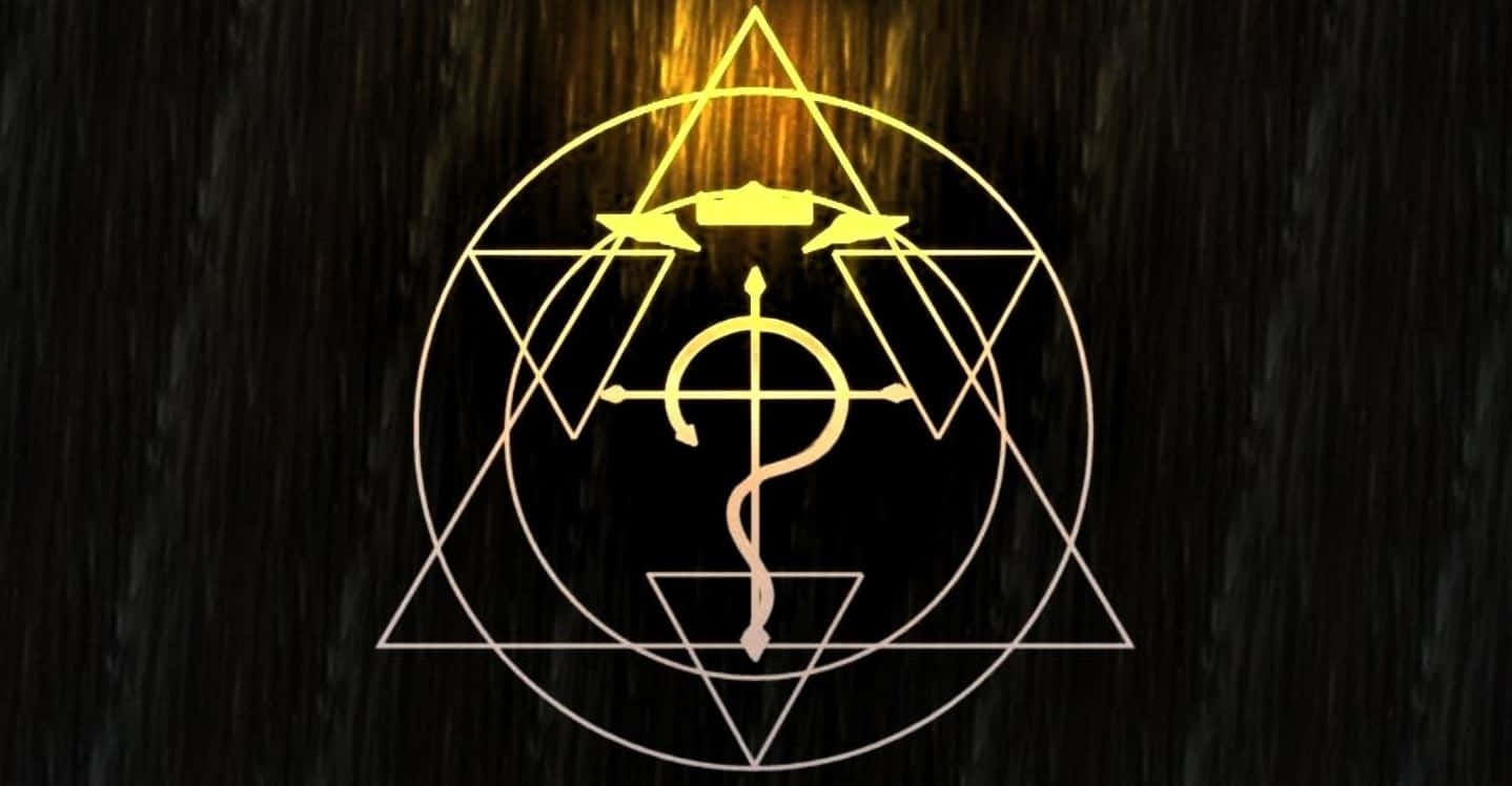 Alchemy 桌布 壁紙 — 一個發光的金色神秘符號，帶有三角形和權杖，在深色木質背景上散發光芒。
