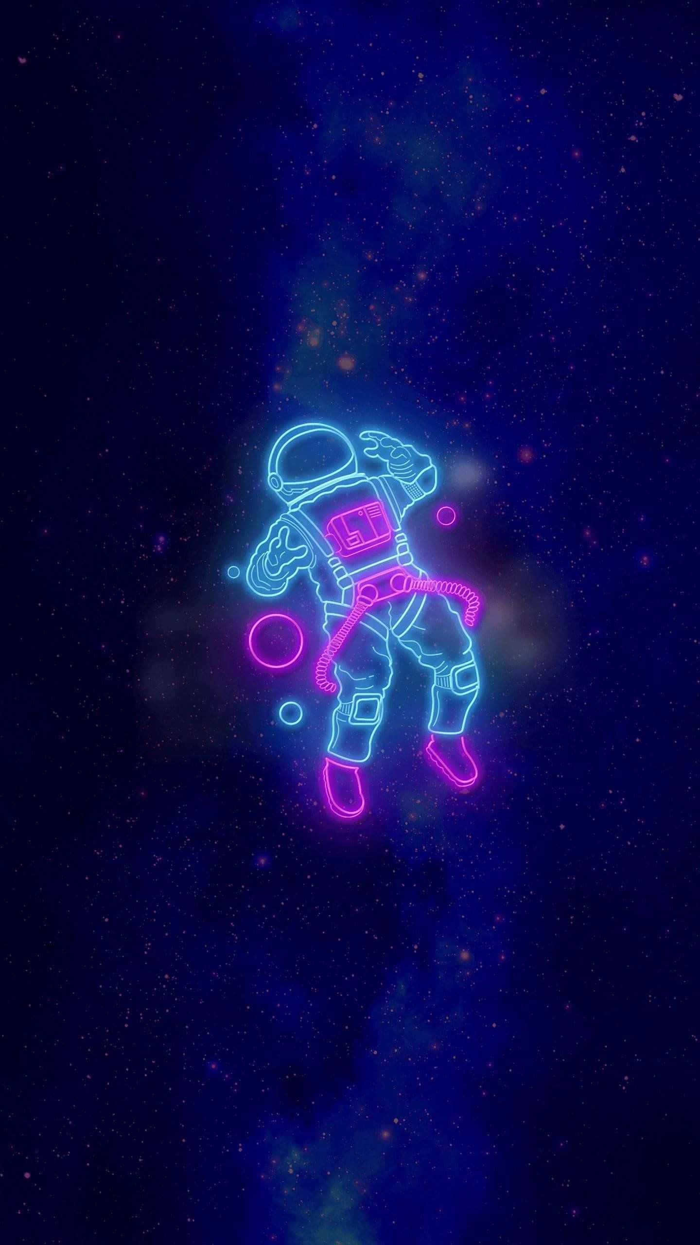 Retro 桌布 壁紙 — 一個發光的霓虹太空人在深空中漂浮，周圍環繞著星星和宇宙雲。