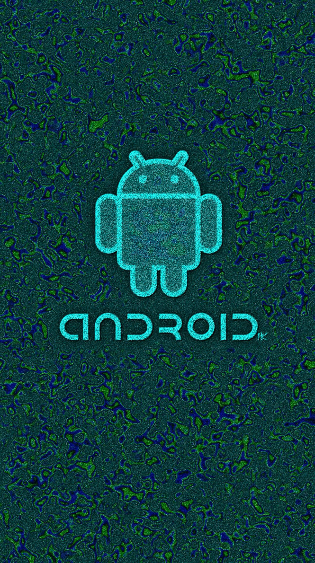Android Developer 桌布 壁紙 — 一個發光的青色Android機器人標誌，居中放置在深色紋理綠色和藍色抽象背景上。