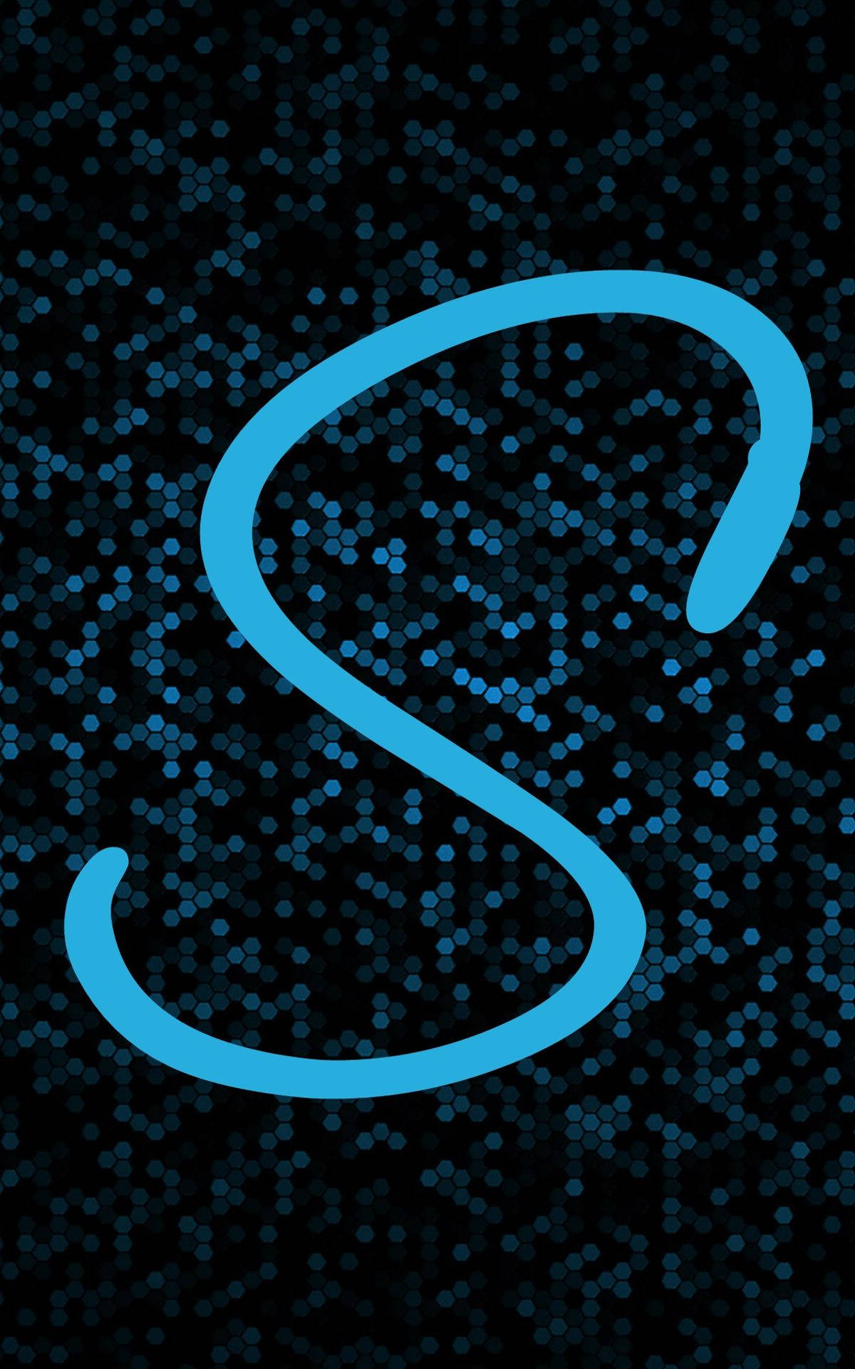 S Alphabet 桌布 壁紙 — 一個發光的青色字母S在深藍色六邊形點陣背景上優雅地彎曲。