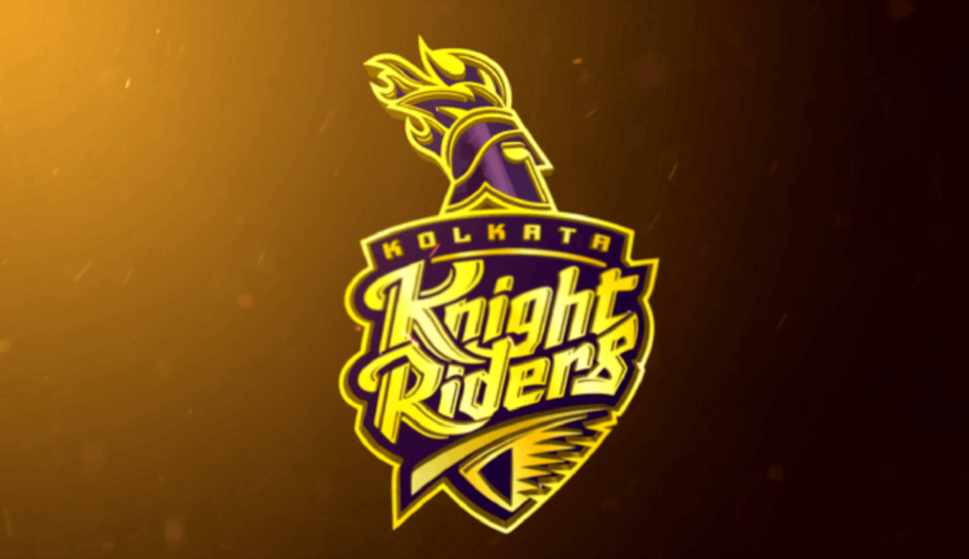 Riders 桌布 壁紙 — 一個發光的黃色和紫色Kolkata Knight Riders標誌，帶有騎士頭盔，背景為溫暖的漸變色。