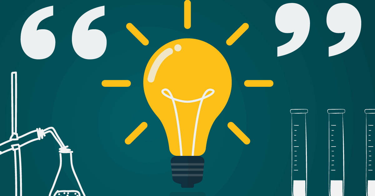 Idea 桌布 壁紙 — 一個發光的黃色燈泡帶著笑臉，在青綠色背景上放射光線，兩側有白色引號和實驗室設備輪廓。