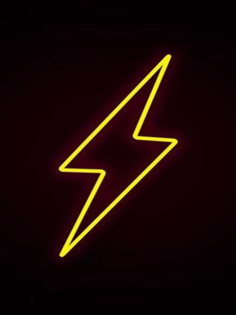 Neon Lightning 桌布 壁紙 — 一個發光的黃色霓虹閃電標誌在深黑色背景上散發光芒。