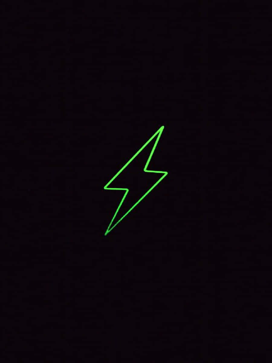 Neon Lightning 桌布 壁紙 — 一個發光綠色霓虹閃電輪廓，居中於帶紋理的黑色背景上。