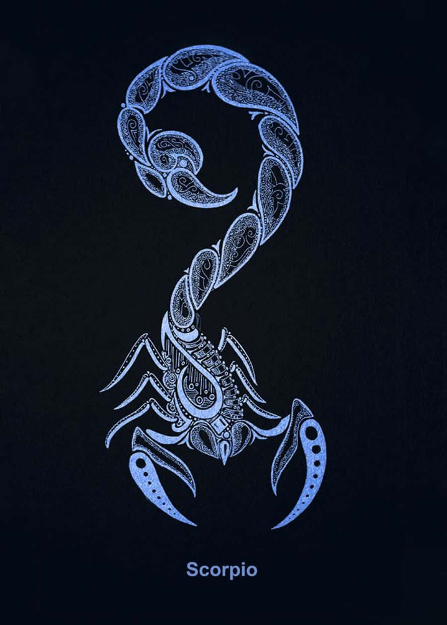 Scorpio 桌布 壁紙 — 一個發光藍色華麗蠍子插圖，帶有複雜的佩斯利圖案，背景為深色。