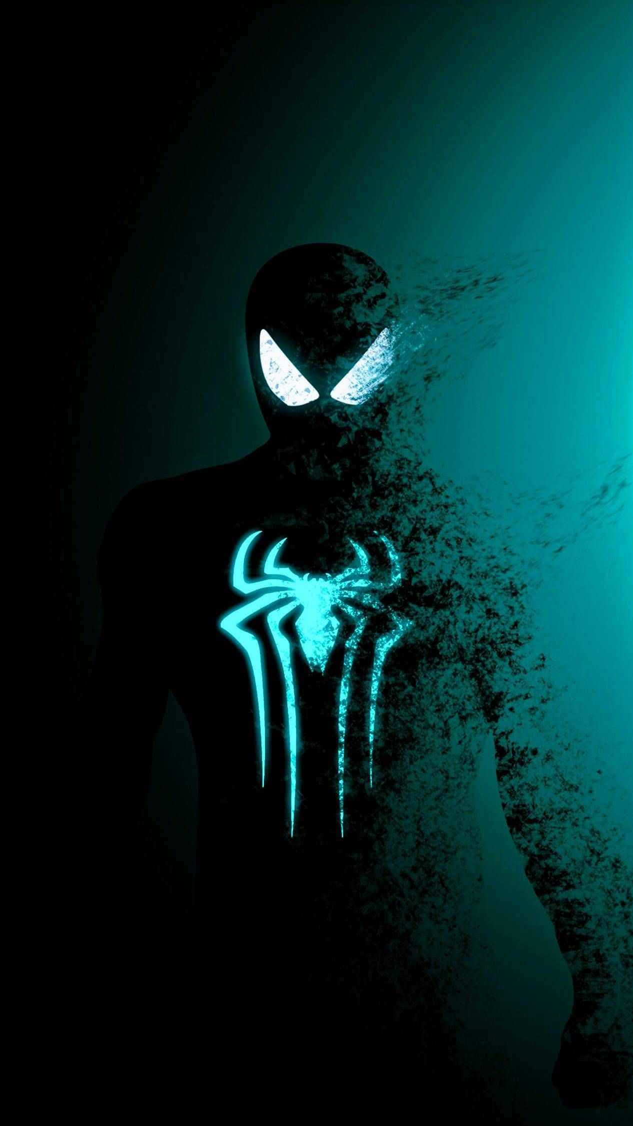 Spider Man Cool 桌布 壁紙 — 一個發光藍色蜘蛛英雄剪影，在深藍綠色背景上溶解成粒子。