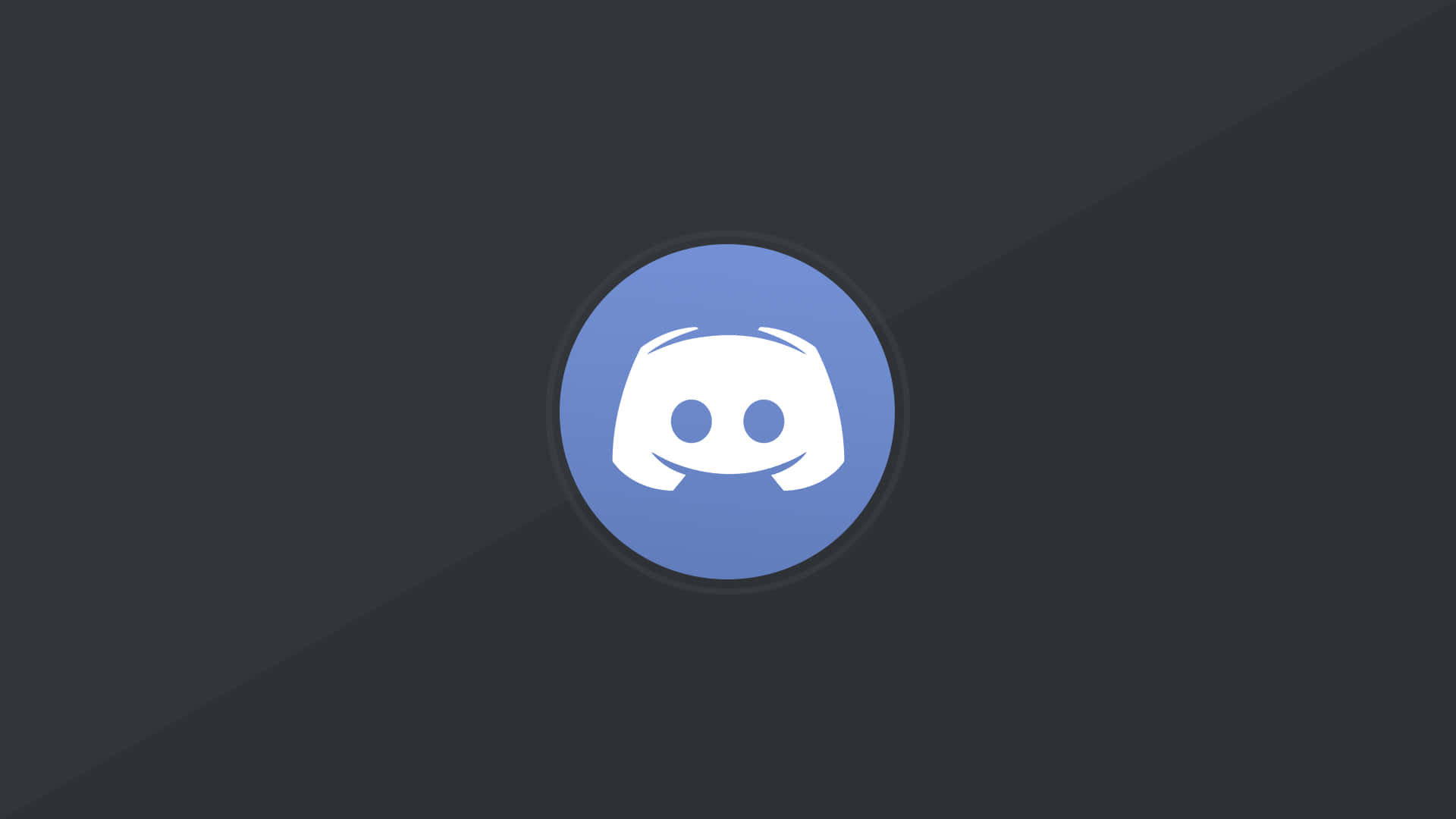 Discord 桌布 壁紙 — 一個白色Discord標誌置於藍色圓圈中央，背景為深灰色漸變。
