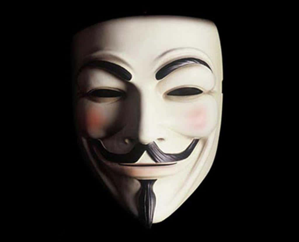白色Guy Fawkes面具，黑色特徵，黑色背景。
