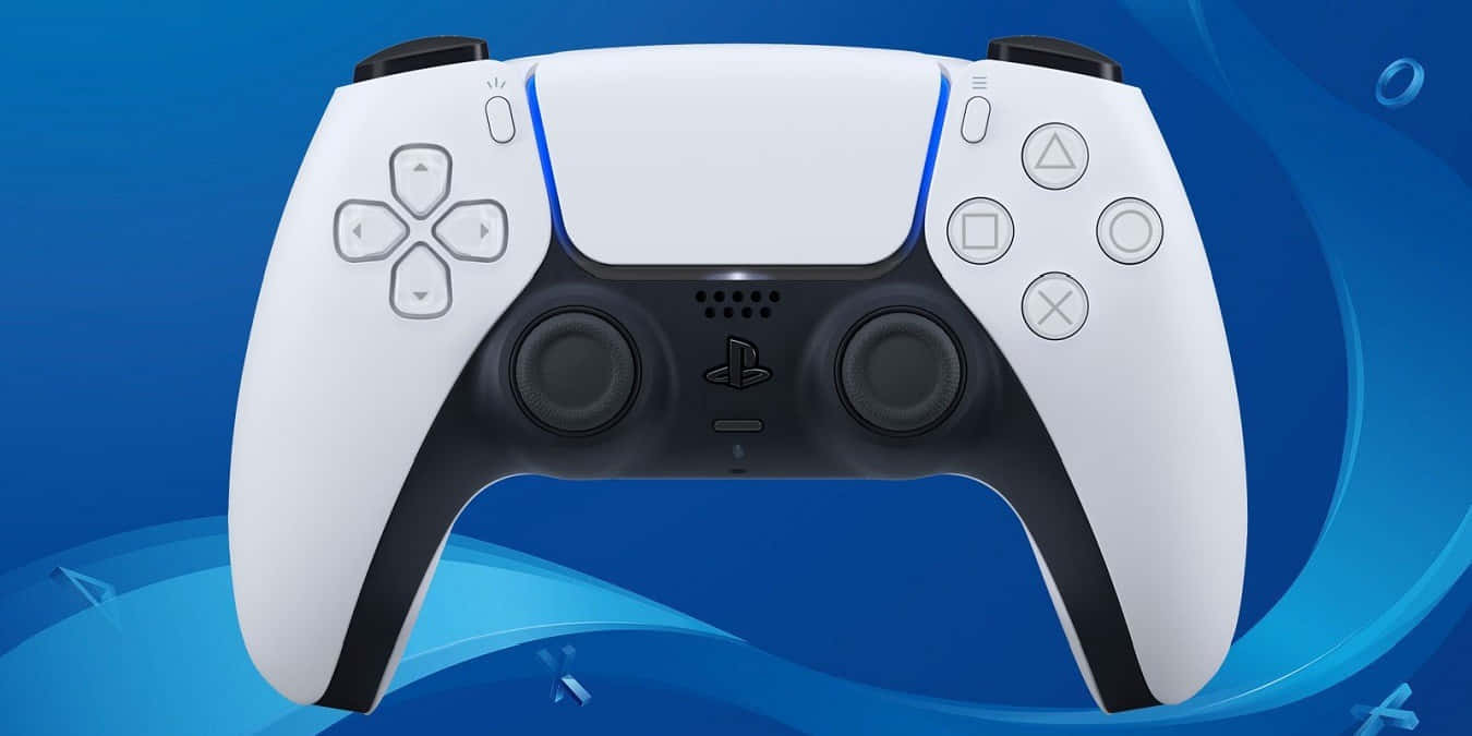 PS5 動態圖片 桌布 壁紙 — 一個白色和黑色的 PlayStation 5 DualSense 控制器，居中放置在動態藍色抽象背景上。