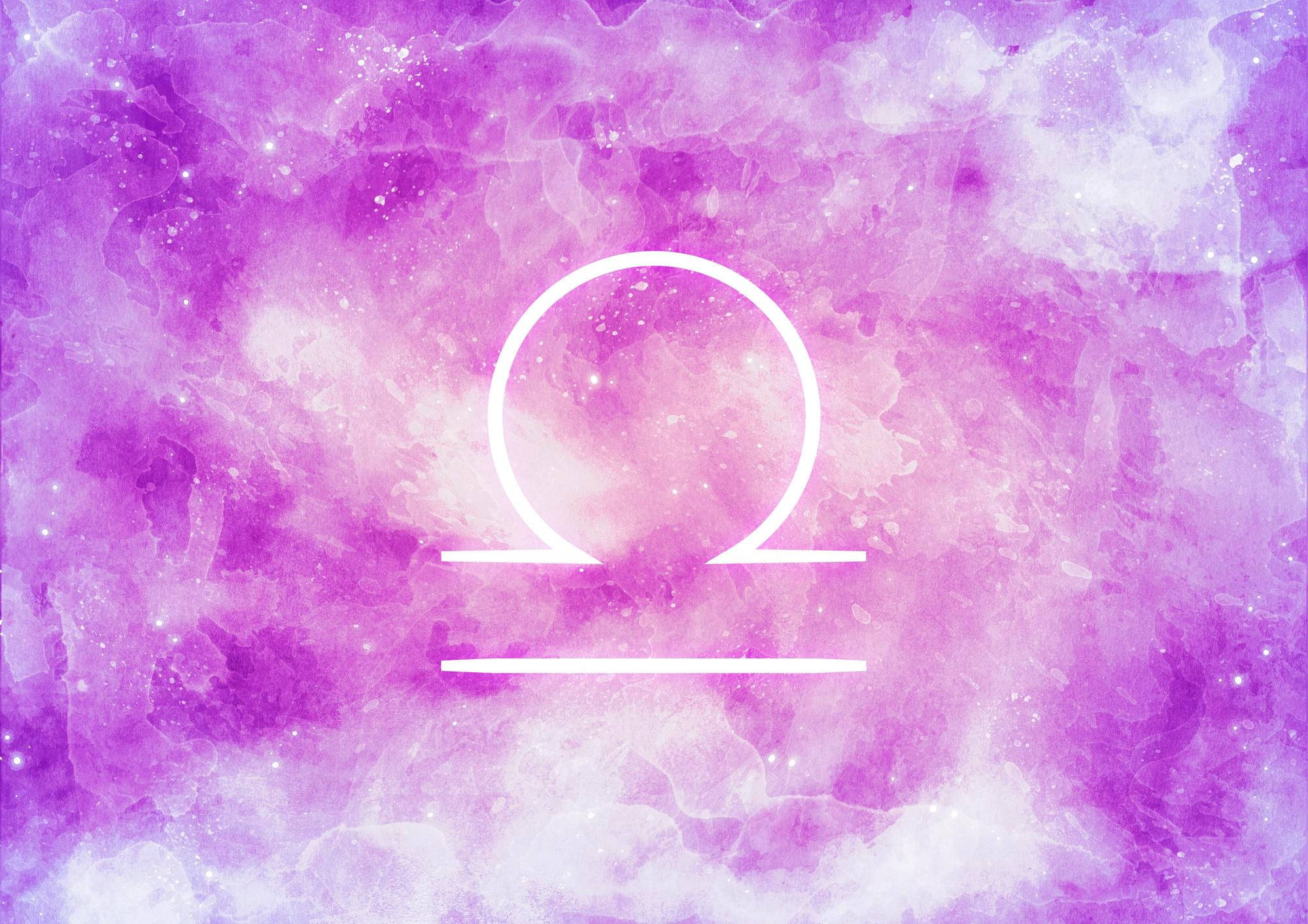 astrology 桌布 壁紙 — 一個白色天秤座符號漂浮在夢幻的紫色水彩星系中，伴隨著閃爍的星星。