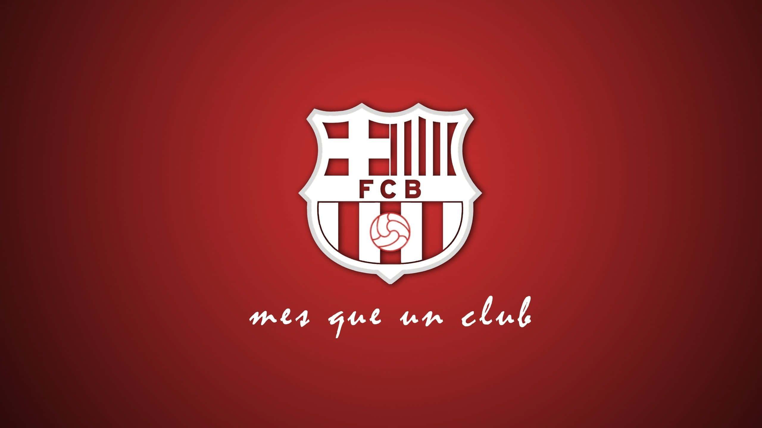 Fc Barcelona Desktop 桌布 壁紙 — 一個白色的巴塞隆納足球俱樂部徽章，帶有紅色和白色條紋及一個足球，居中放置在深紅色漸變背景上，下方有「mes que un club」字句。