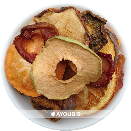 Dried Fruit 桌布 壁紙 — 一個白色碗的俯視圖，裡面裝滿了各種乾果片，包括蘋果、柳橙和李子。