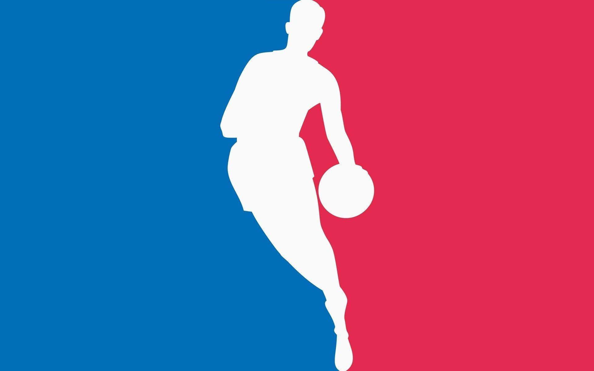 Minimalist Sports 桌布 壁紙 — 一個白色籃球運動員剪影，在藍紅分割背景上運球。