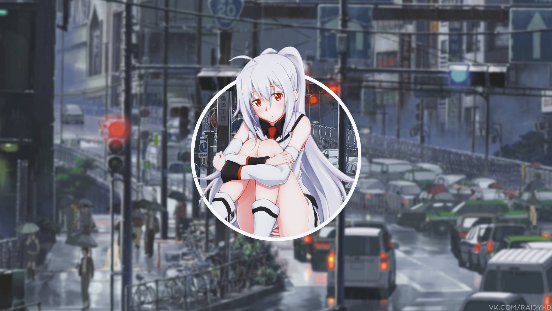 Aesthetic Anime Pfp 桌布 壁紙 — 一個白髮動漫女孩穿著校服，坐在一個圓形框架內，背景是下雨的城市街道，有汽車和交通燈。