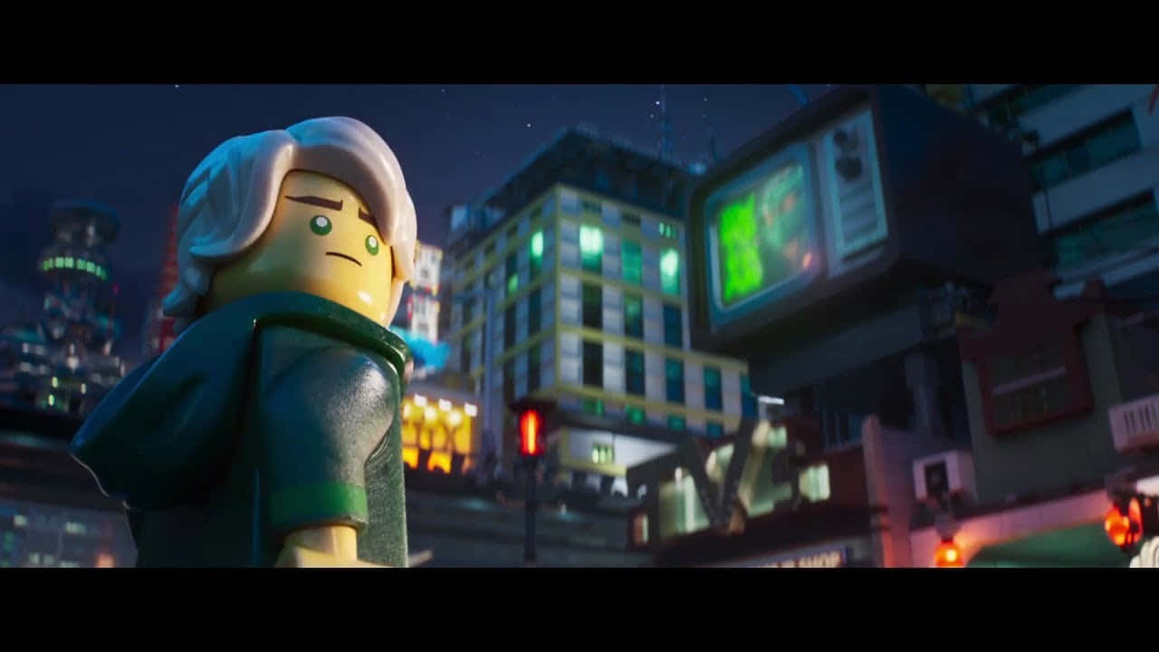 Animated 桌布 壁紙 — 一個白髮的LEGO人偶站在夜晚霓虹燈閃爍的城市景觀中，有發光的建築物和一個漂浮的電視螢幕。