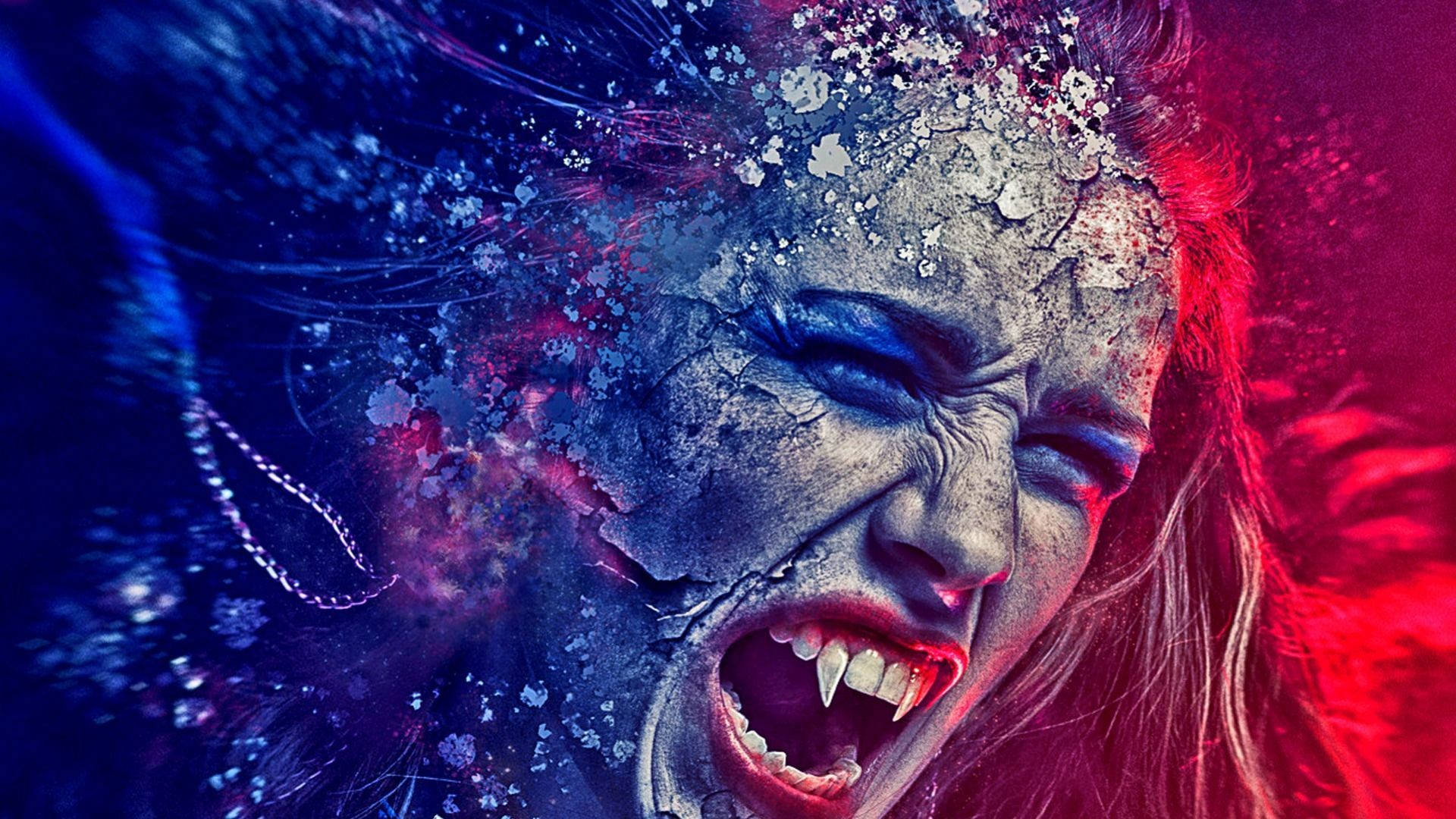 Angry 桌布 壁紙 — 一個皮膚龜裂、長著獠牙的女人對著宇宙藍紅背景咆哮。