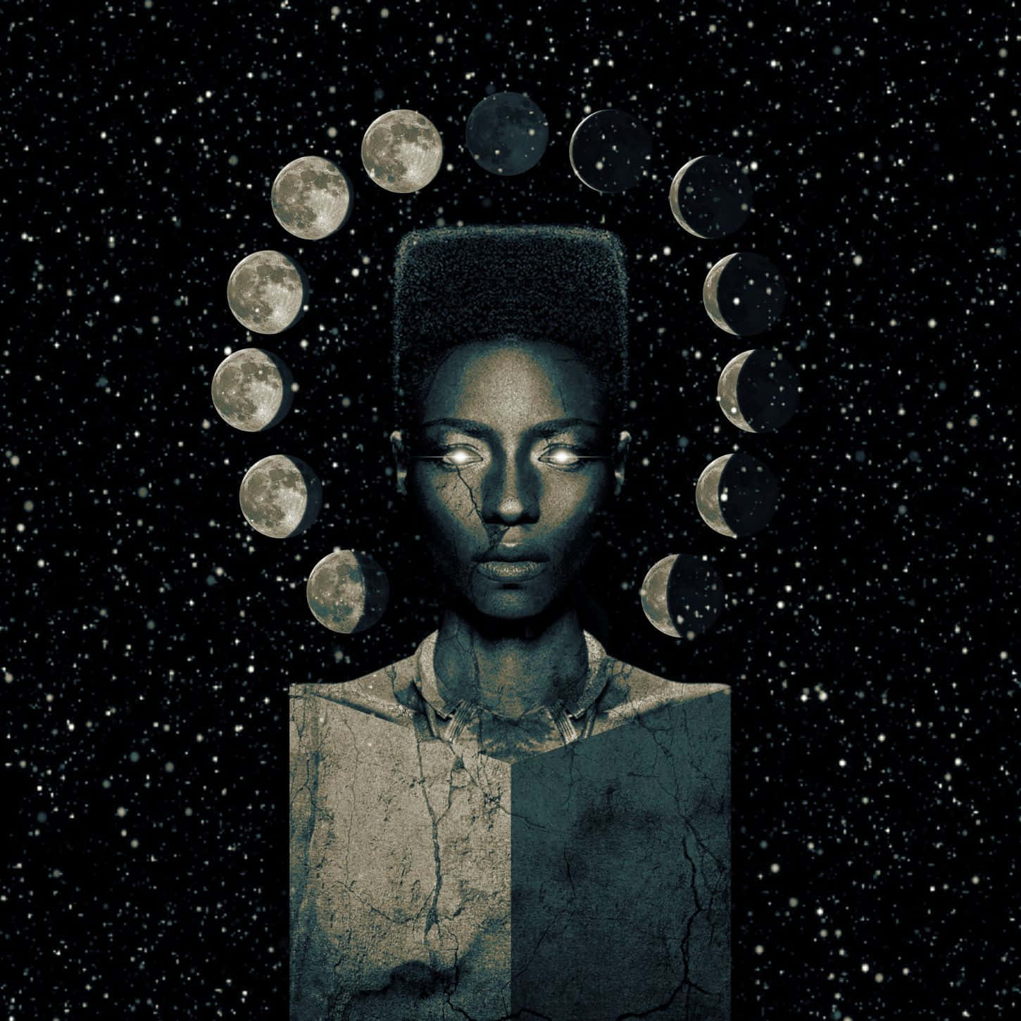 Afrofuturism 桌布 壁紙 — 一個眼睛發光、皮膚龜裂的人站在繁星點點的夜空下，被一圈月相環繞。