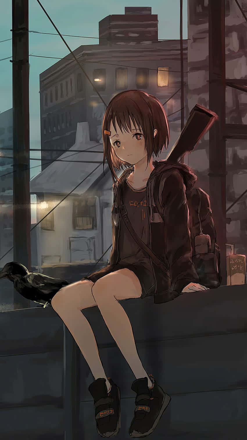 Sad Crying Anime 桌布 壁紙 — 一個短棕髮的年輕動漫女孩坐在黃昏時分的屋頂邊緣，一隻烏鴉棲息在她身旁，背景是燈光昏暗的城市建築。