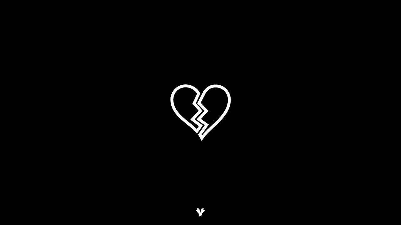 White Heart 桌布 壁紙 — 一個破碎心臟的極簡白色輪廓，居中於純黑色背景上。