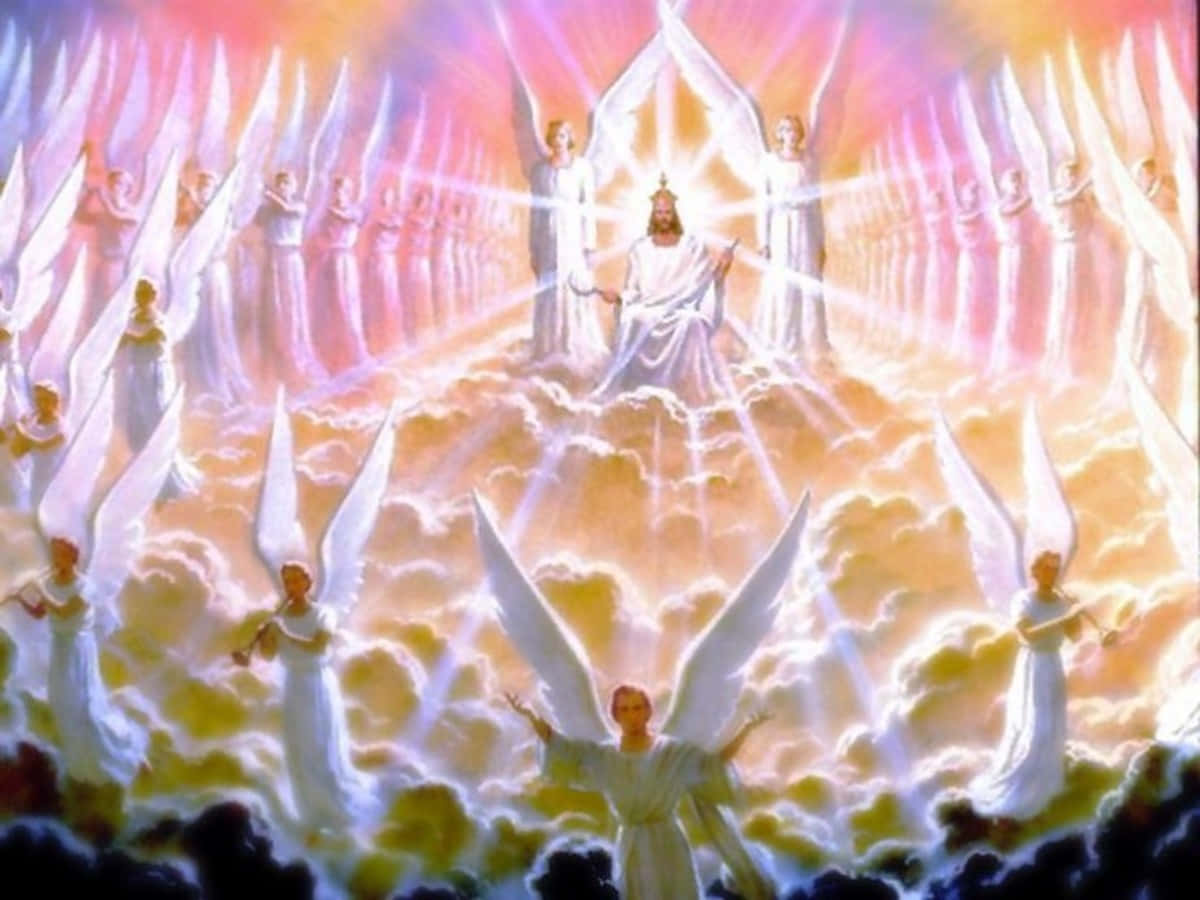 Angels Of God 桌布 壁紙 — 一個神聖的人物散發光芒，被白翼天使環繞，在金色雲彩中呈現天堂場景。
