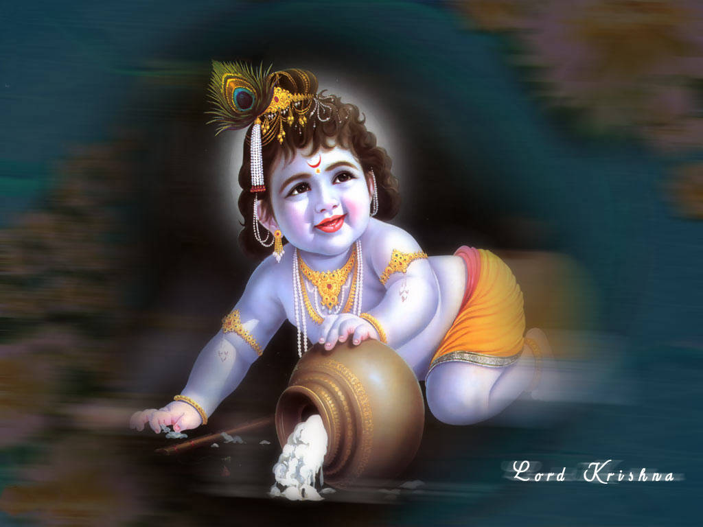 krishna bhagwan 桌布 壁紙 — 一個神聖的嬰兒克里希納戴著孔雀羽毛皇冠，在神秘發光的場景中頑皮地從金壺中灑出牛奶。