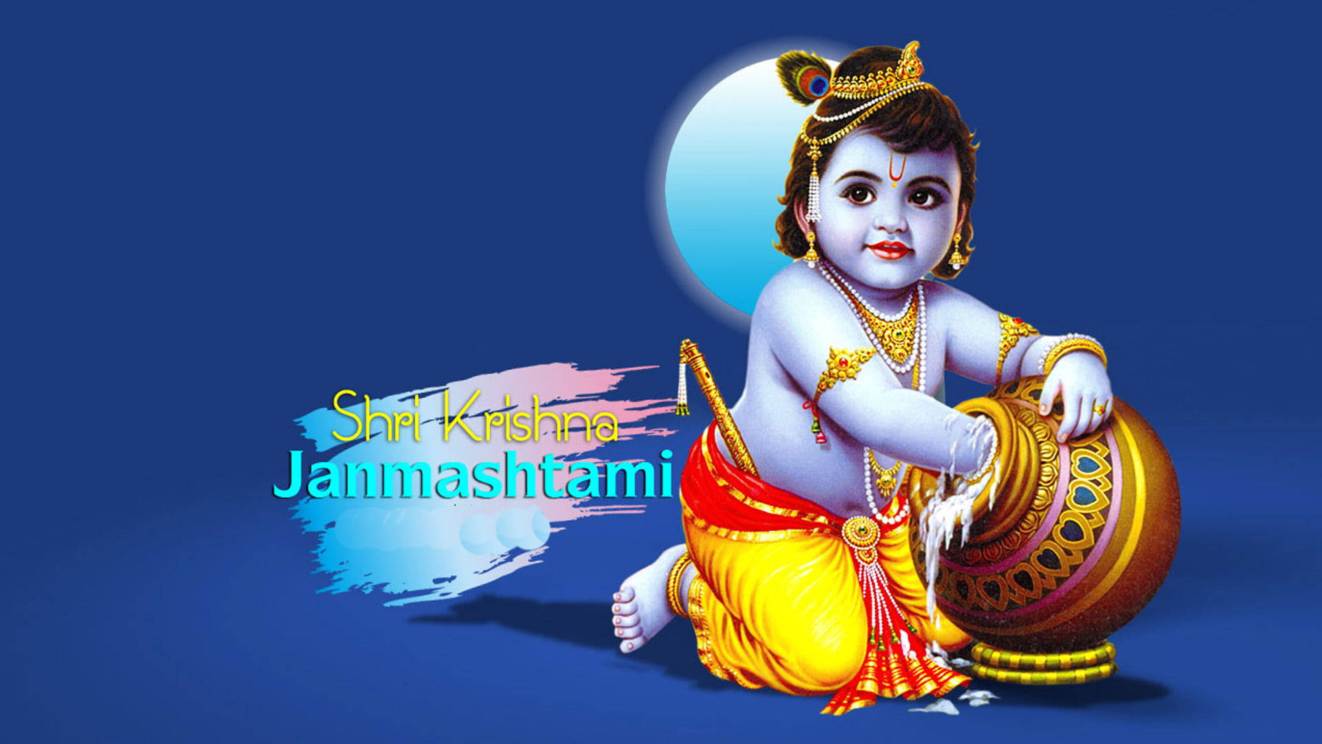 Shri Krishna 桌布 壁紙 — 一個神聖的孩子克里希納穿著鮮豔的黃色和紅色衣服，在深藍色背景和發光月亮的襯托下，頑皮地從金色罐子裡灑出牛奶。