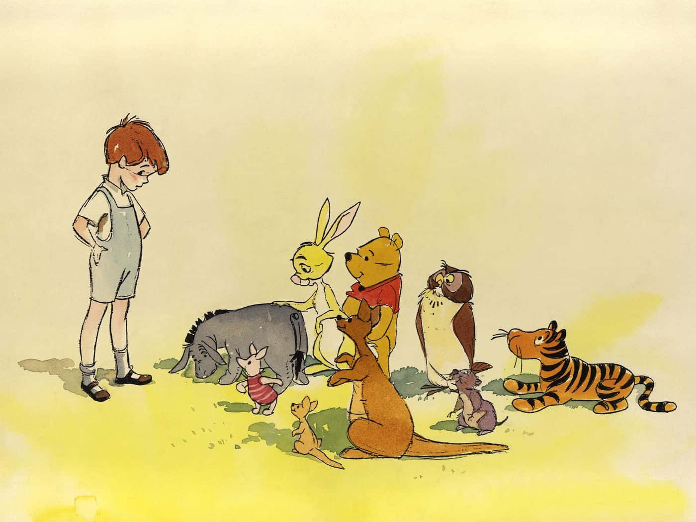 Winnie The Pooh Classic 桌布 壁紙 — 一個穿著吊帶褲的男孩莊嚴地站著，小熊維尼和他的朋友們在溫暖的黃色插圖中圍繞著他。