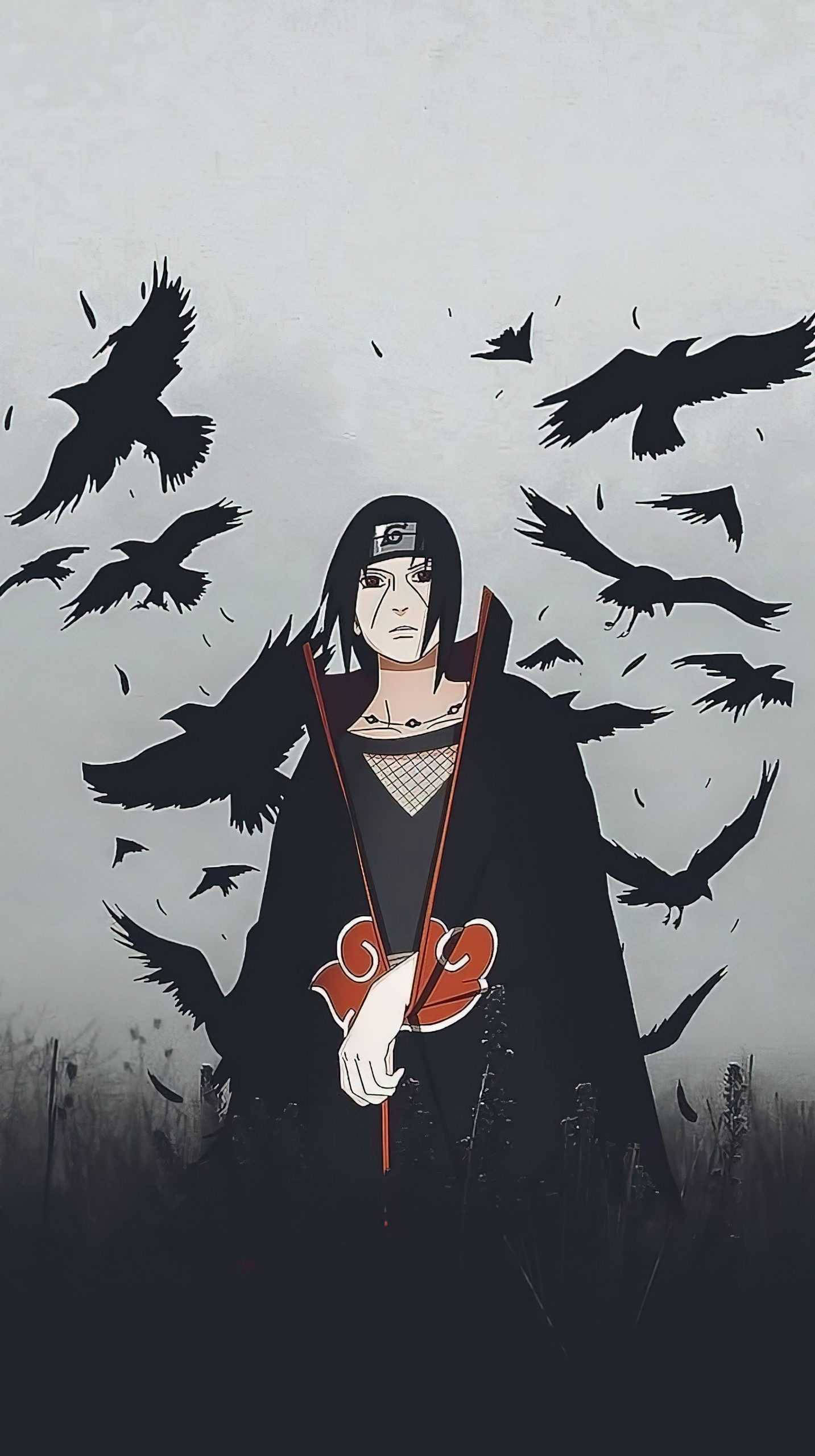 akatsuki itachi 桌布 壁紙 — 一個穿著帶有紅色雲紋黑色斗篷的莊嚴動漫角色，在暗淡的灰色天空下被飛翔的烏鴉包圍。
