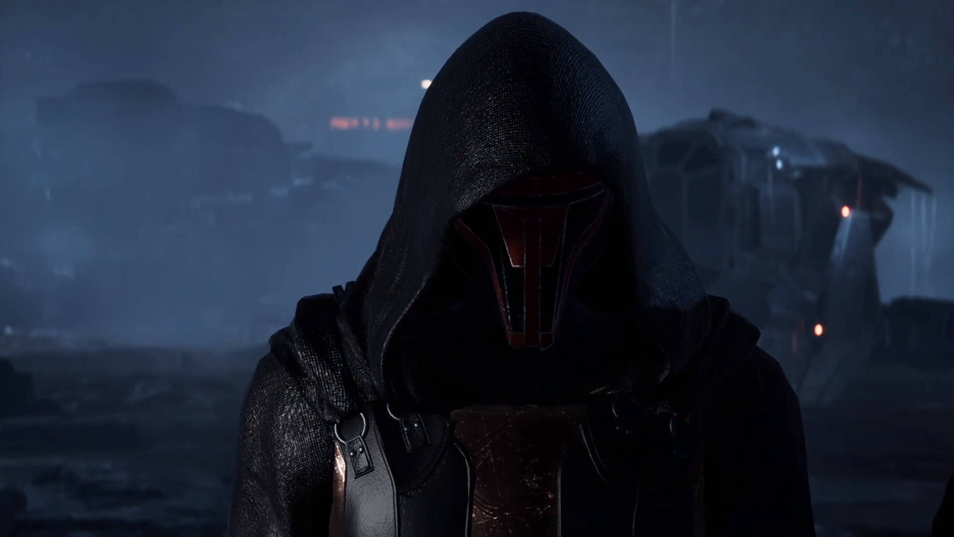 Revan 桌布 壁紙 — 一個穿著斗篷、戴著紅色頭盔的人物站在雨夜的場景中，背景中未來主義的建築物隱約發光。