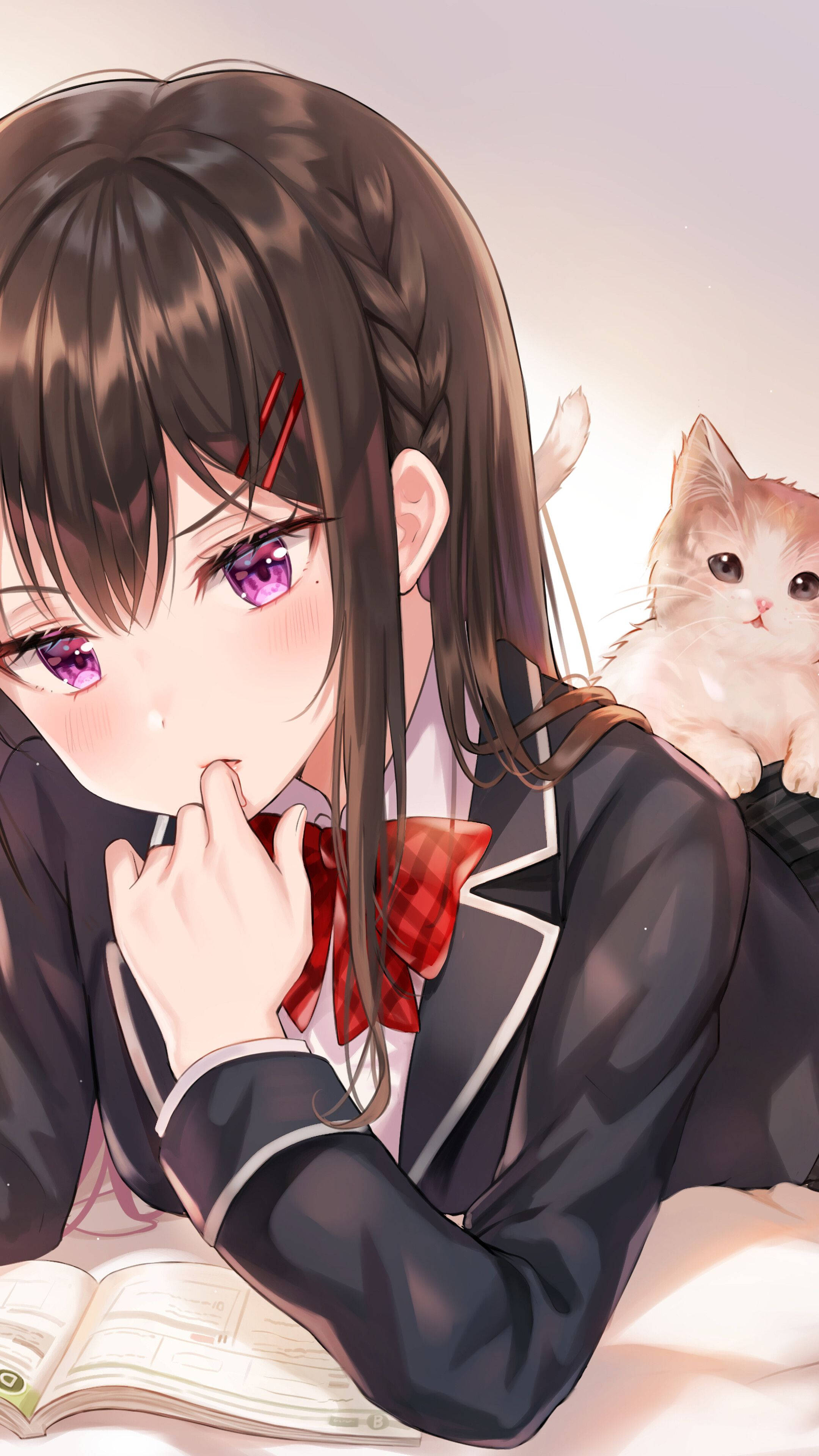 HD anime phone 桌布 壁紙 — 一個穿著校服、戴著紅色蝴蝶結的可愛動漫女孩正在看書，一隻毛茸茸的小貓咪正趴在她的肩膀上休息。