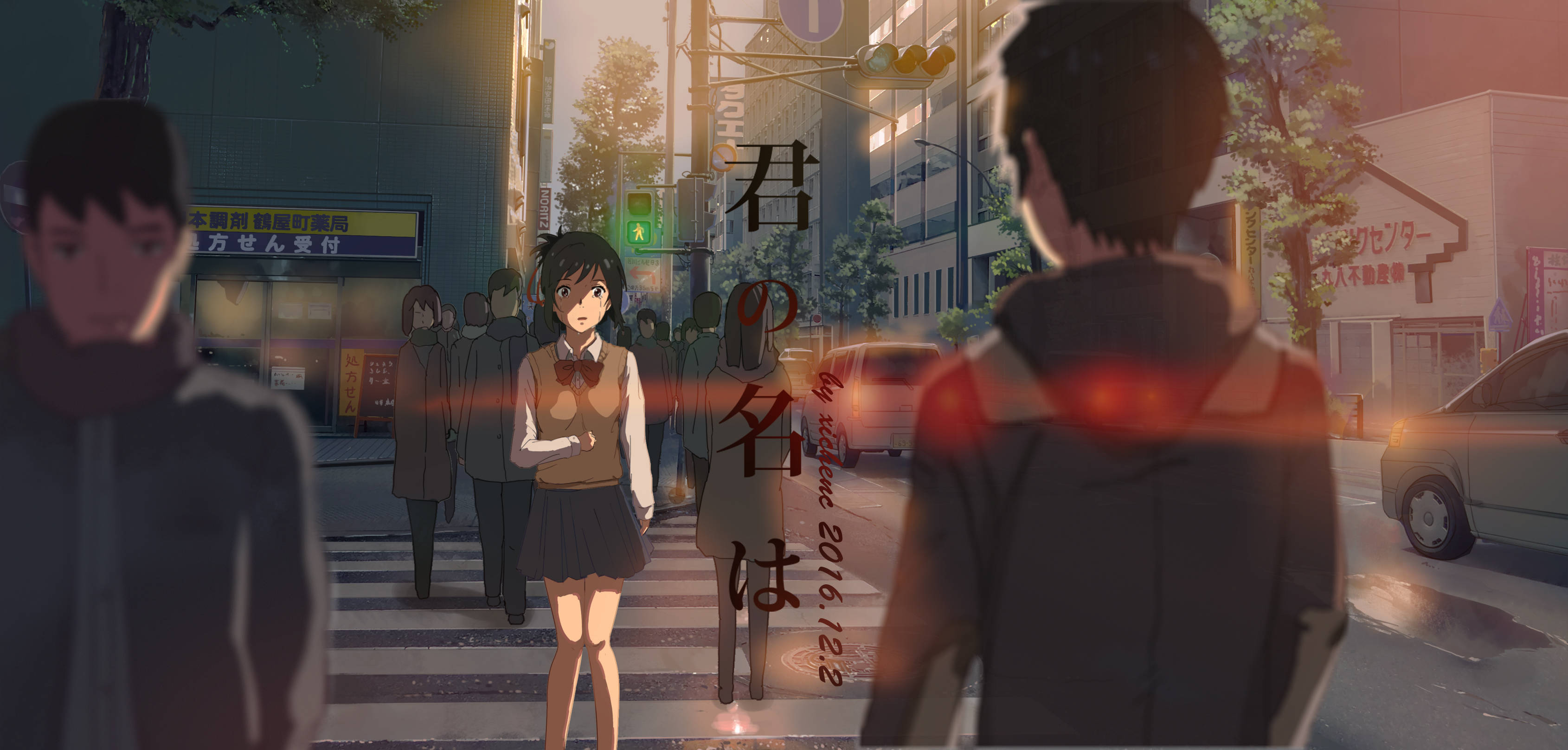 Your Name 桌布 壁紙 — 一個穿著校服的女孩站在下雨的城市街道上，兩個男孩在斑馬線對面看著她。