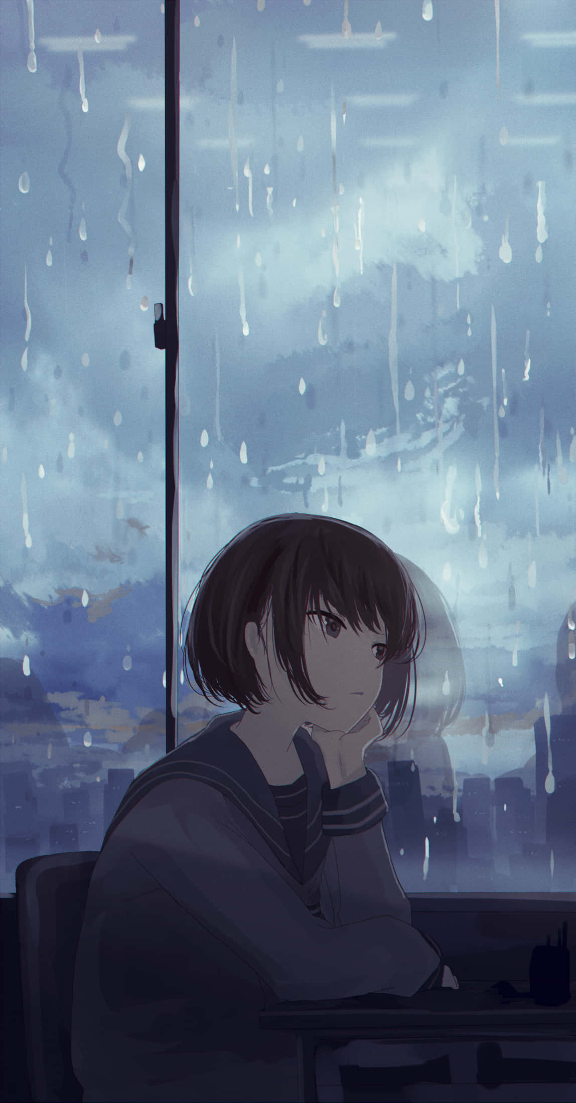 Beautiful Sad Anime 桌布 壁紙 — 一個穿著校服的年輕動漫女孩，在黃昏時分坐在雨痕斑斑的窗邊，眺望著模糊的城市景觀，若有所思。