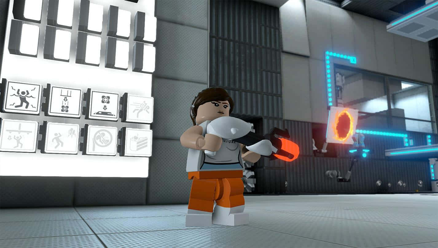 Portal Characters 桌布 壁紙 — 一個穿著橙色褲子的LEGO人偶在未來風格的灰色和藍色燈光實驗室中瞄準一把發光的橙色武器。