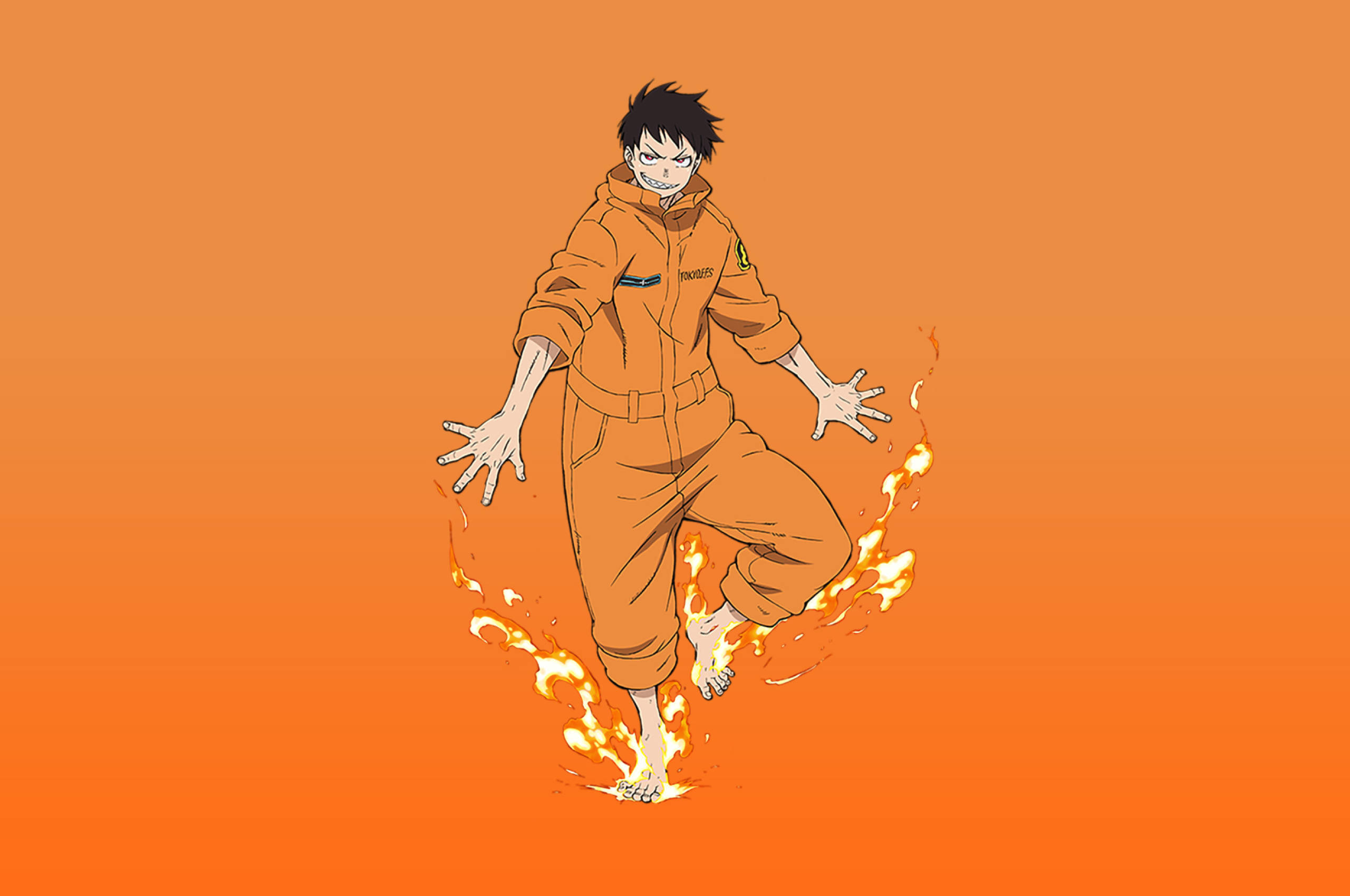 Shinra 桌布 壁紙 — 一個穿著橙色連身衣的動漫男孩赤腳站在純橙色背景的火焰上。