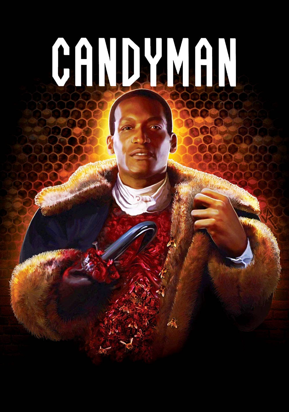 Candyman 桌布 壁紙 — 一個穿著毛皮大衣的威脅性男人，在發光的蜂窩背景前拿著鉤子，標題為Candyman。