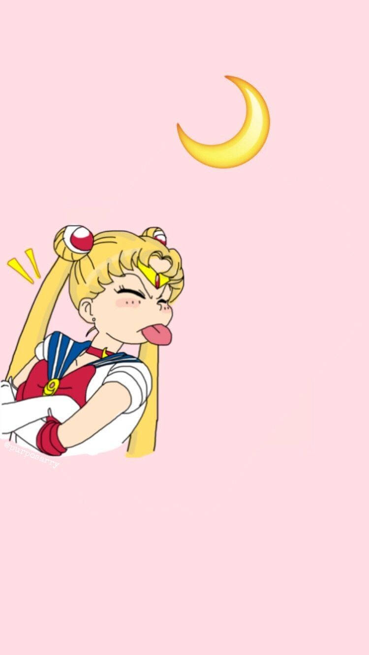 美少女戰士 桌布 壁紙 — 一個穿著水手服的可愛動漫女孩在粉紅色背景上的黃色新月下頑皮地伸出舌頭。
