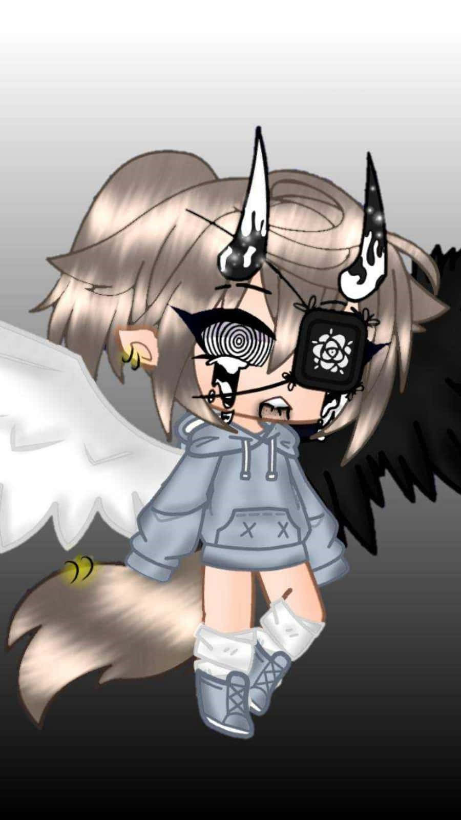 Gacha Life 桌布 壁紙 — 一個穿著灰色連帽衫、擁有天使和惡魔翅膀、角以及賽博朋克眼罩的Q版動漫角色。