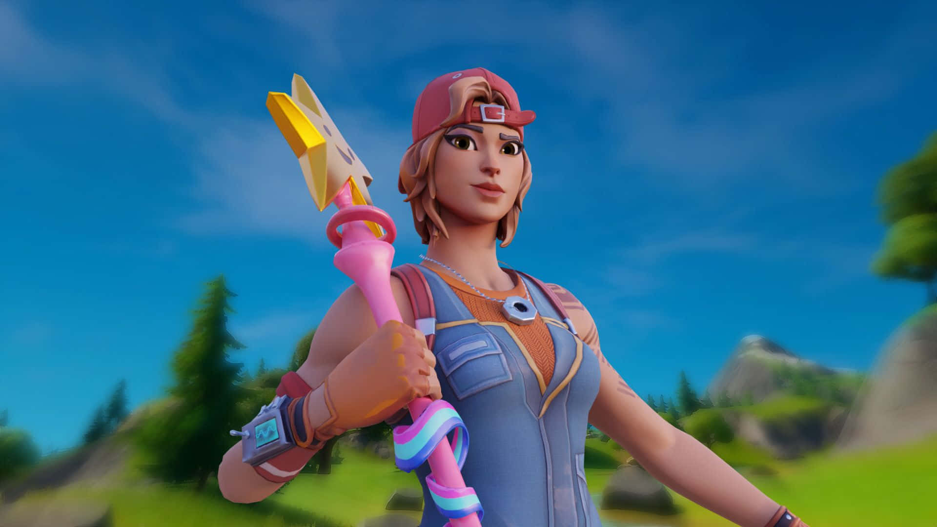 Fortnite Cool 桌布 壁紙 — 一個穿著牛仔布工裝褲和紅色帽子的Fortnite角色，在藍天和綠色山丘的背景下，手持粉紅色和黃色的武器。