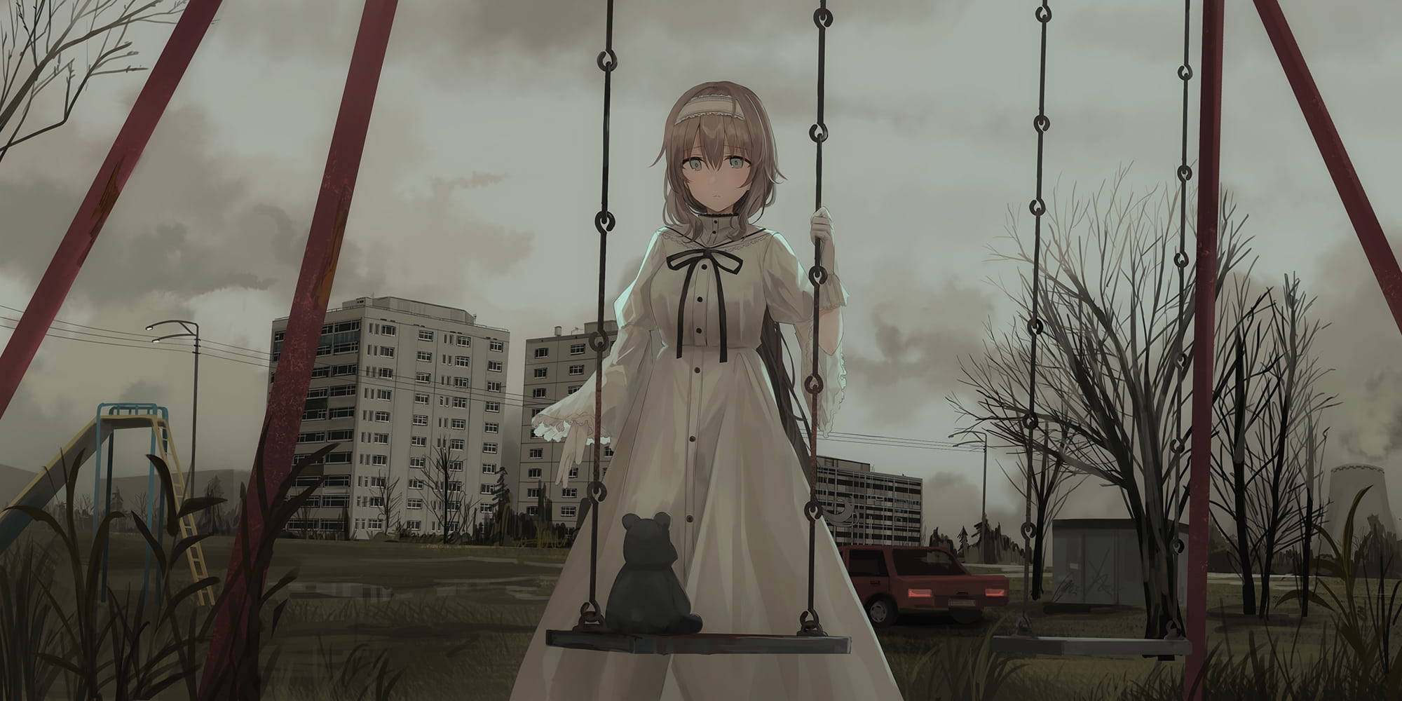 aesthetic sad anime girl 桌布 壁紙 — 一個穿著白色連衣裙的年輕動漫女孩獨自坐在鞦韆上，帶著一個小熊玩偶，在荒涼的城市遊樂場，天空陰沉。