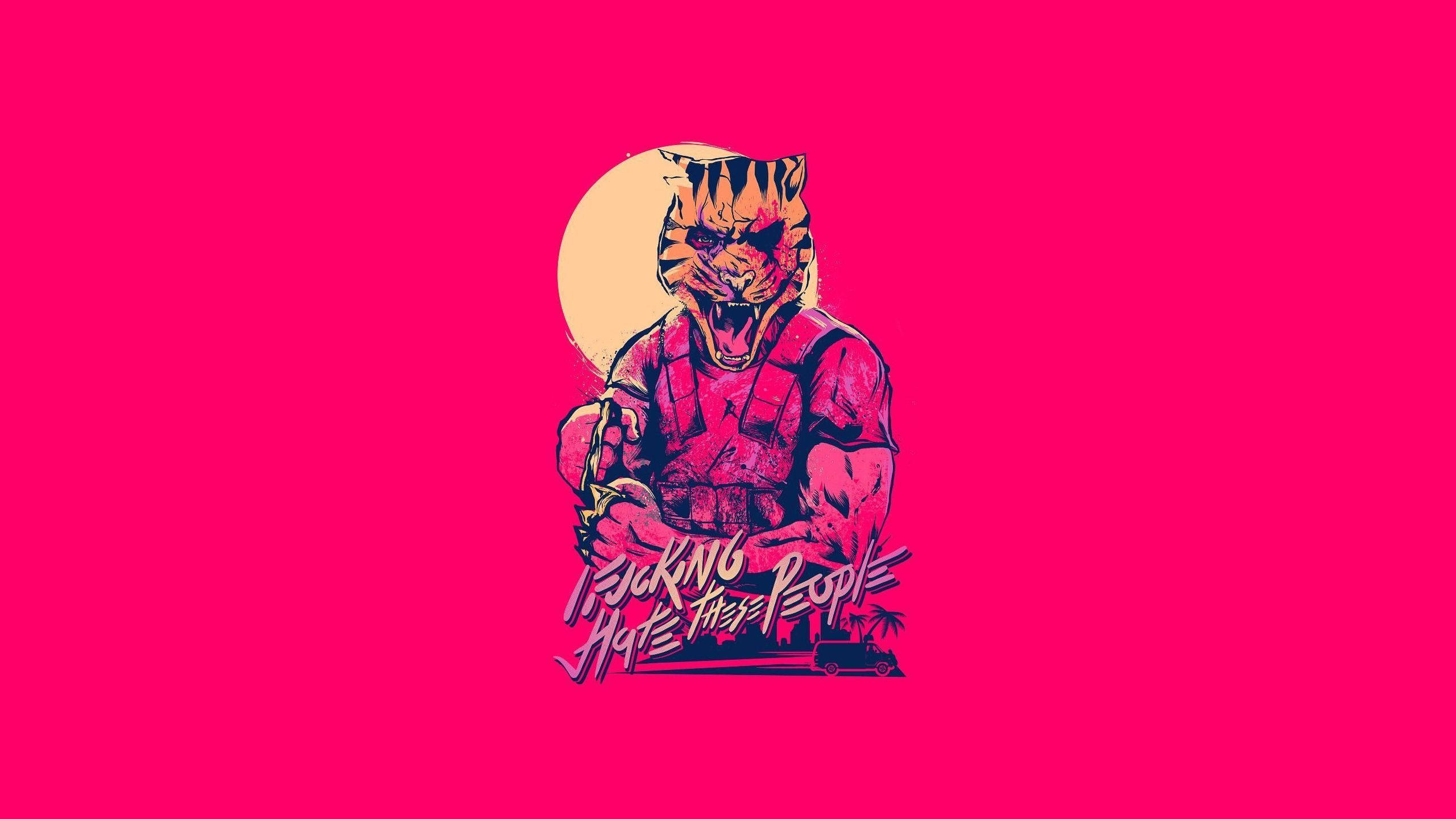 Hotline 桌布 壁紙 — 一個穿著盔甲的兇猛虎頭戰士在明亮的粉紅色背景上咆哮，背後有一個黃色的太陽。