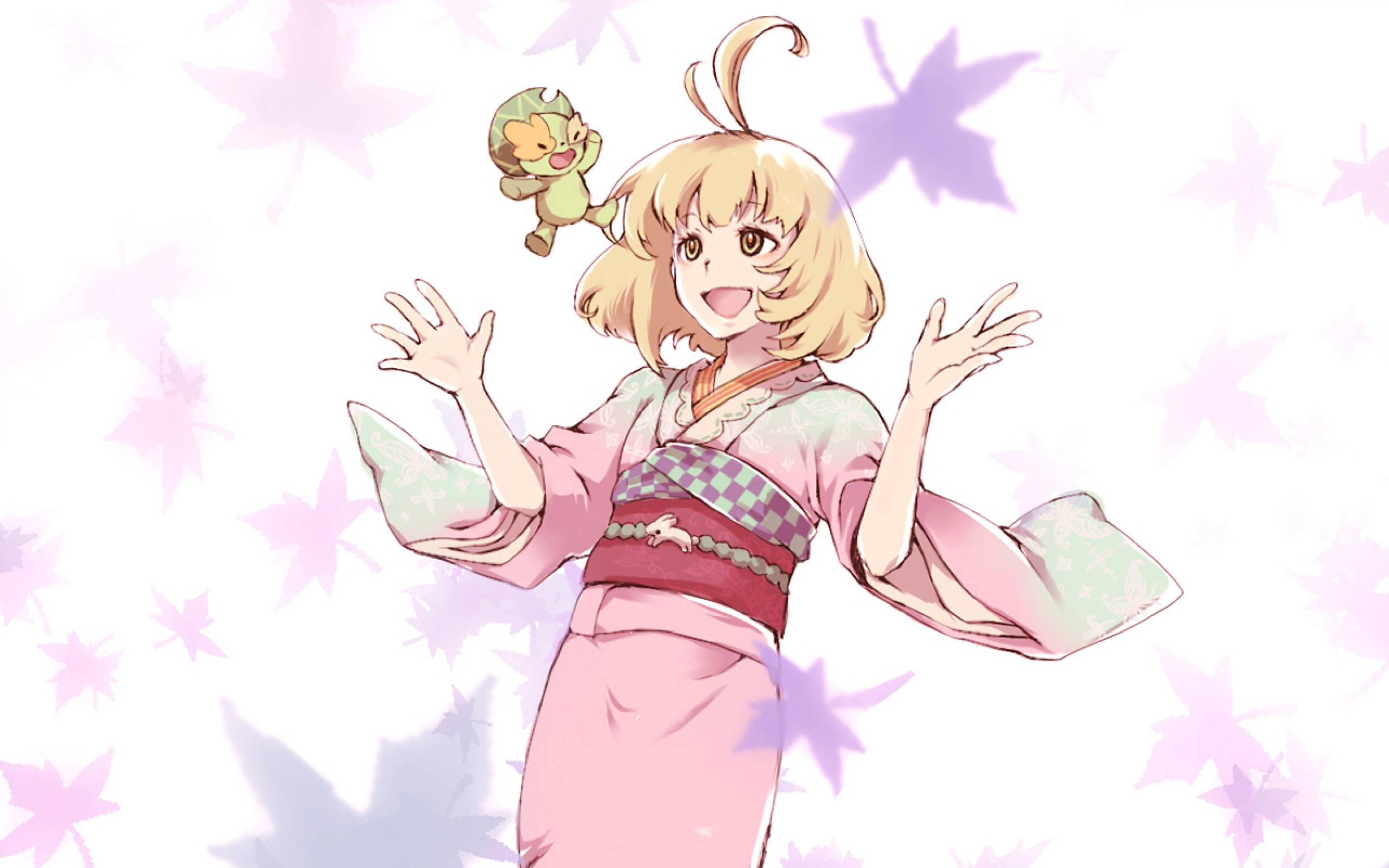 驅魔師 桌布 壁紙 — 一個穿著粉紅色和服的開朗動畫女孩，在紫色楓葉飄落的背景下，與旁邊漂浮的小綠色生物一起揮手。
