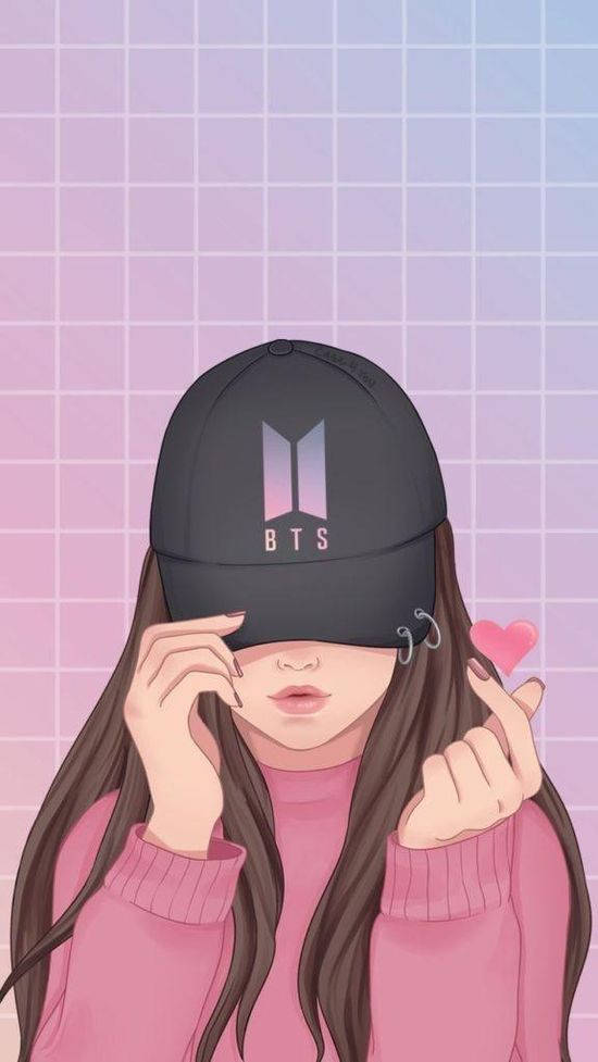 phone girl 桌布 壁紙 — 一個穿著粉紅色毛衣和黑色BTS帽的女孩在粉彩網格背景前做出心形手勢。
