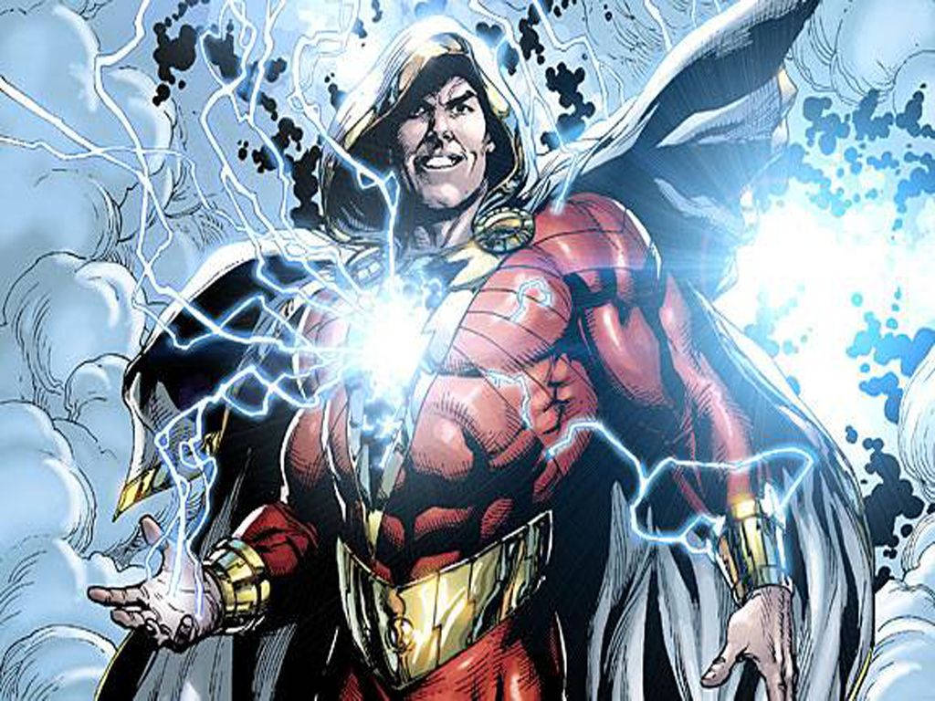 Shazam 桌布 壁紙 — 一個穿著紅色和金色套裝的漫畫書超級英雄，在暴風雨的天空背景下從手中釋放出噼啪作響的閃電。