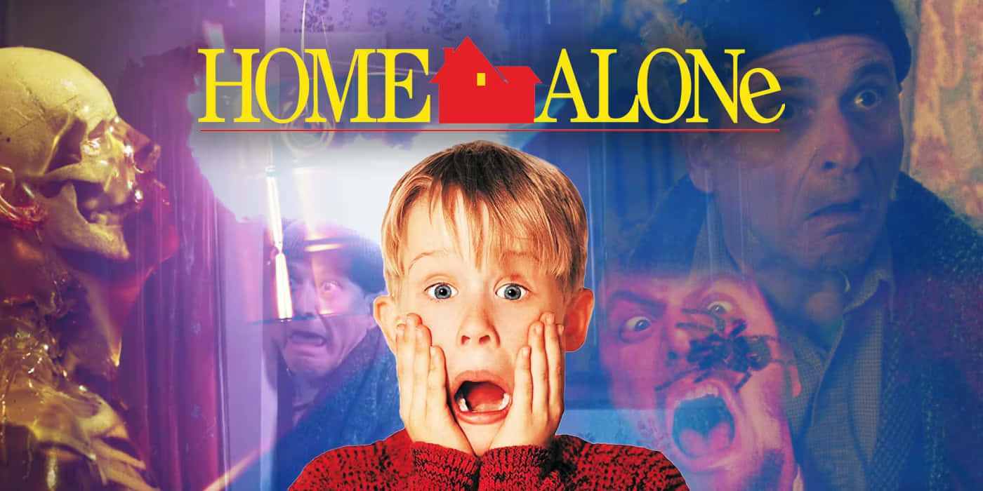 Home Alone 桌布 壁紙 — 一個穿著紅色毛衣的小男孩在發光的「HOME ALONE」標題下，驚恐地倒吸一口氣，因為鬼魂般的影子和一個骷髏頭在他身後若隱若現。