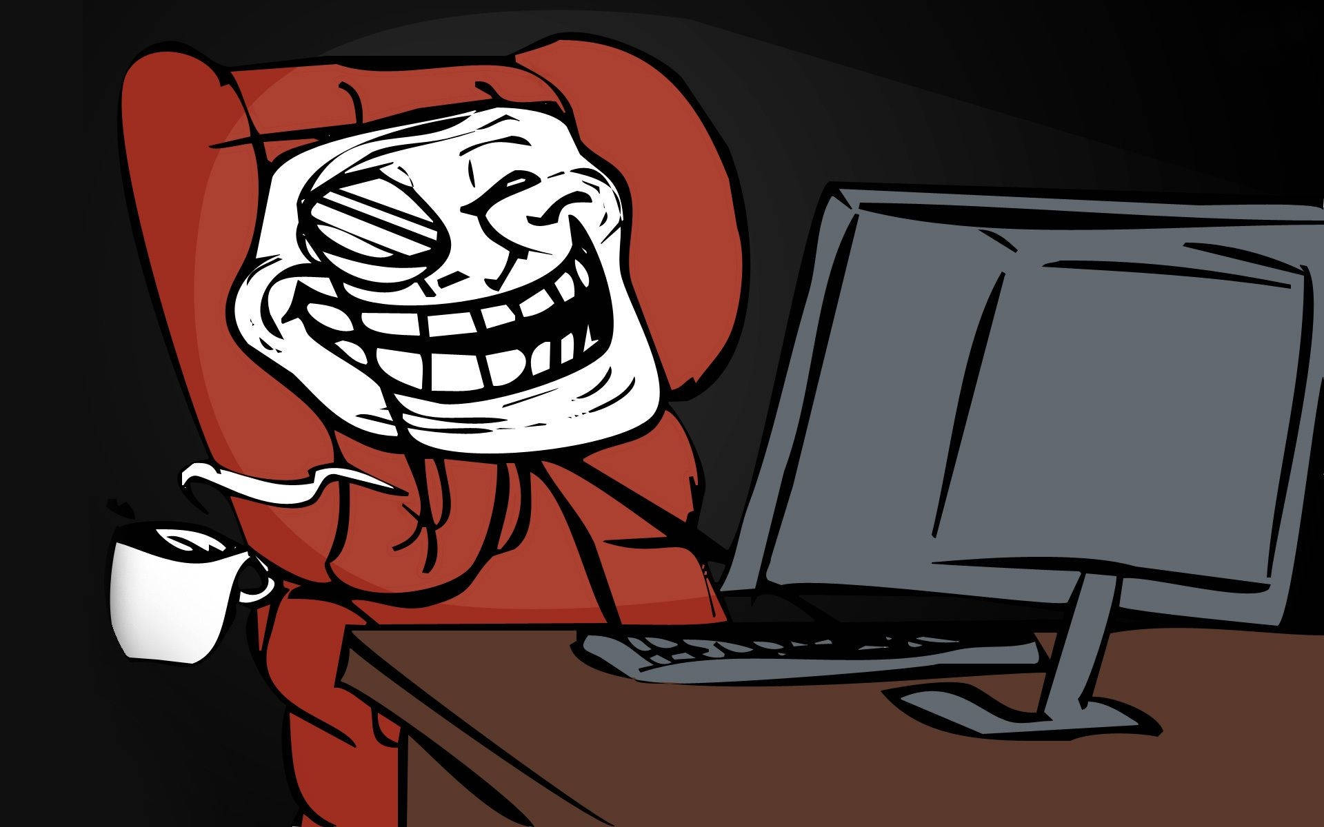 Troll 桌布 壁紙 — 一個穿著紅色連帽衫的卡通巨魔對著電腦狂笑，旁邊放著一杯冒著熱氣的咖啡。