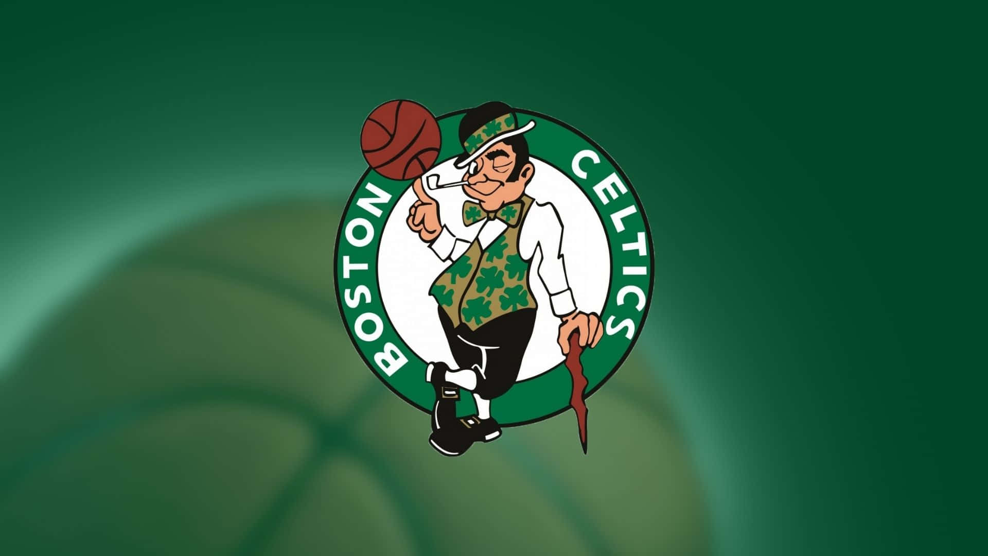 Celtics 桌布 壁紙 — 一個穿著綠色背心的卡通小妖精，在漸變綠色背景上的波士頓塞爾提克標誌內拿著籃球和手杖。